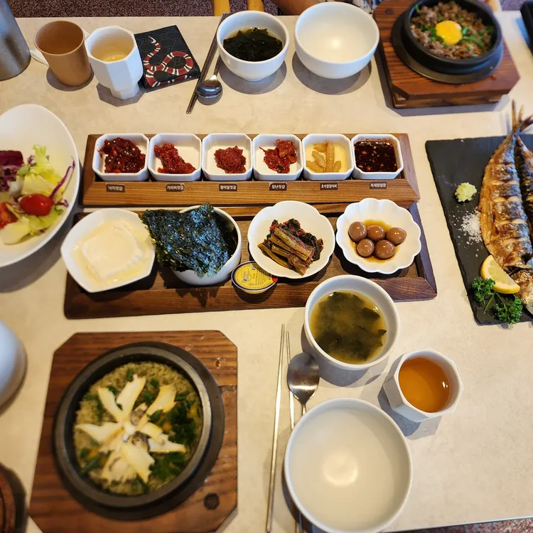 복길 솥밥과 고등어구이 한상