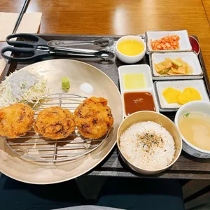 호랑이카츠 다른 카츠 정식